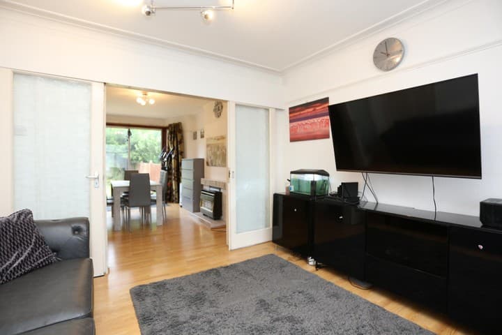 3 bedrooms house for sale in London, United Kingdom - Image 4