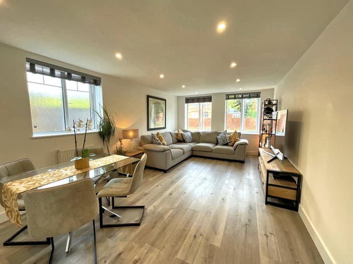 2 bedrooms apartment for sale in Maidenhead, United Kingdom - Image 15