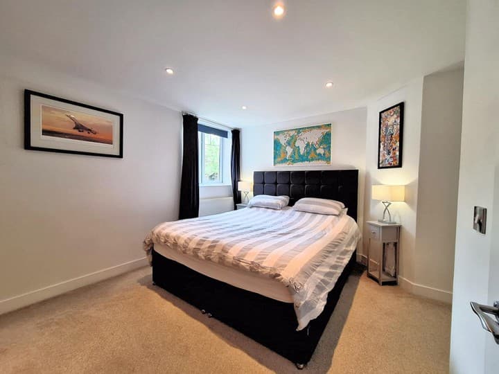 2 bedrooms apartment for sale in Maidenhead, United Kingdom - Image 7