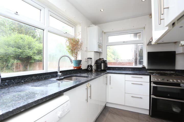 3 bedrooms house for sale in London, United Kingdom - Image 9