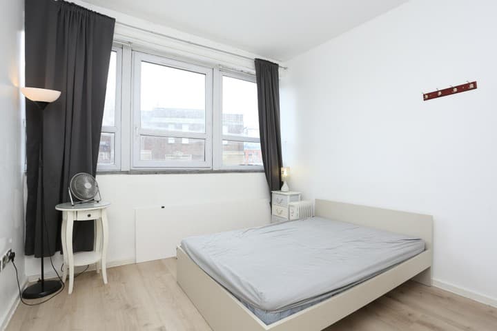 1 bedroom apartment for sale in London, United Kingdom - Image 5