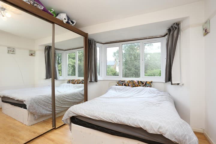 3 bedrooms house for sale in London, United Kingdom - Image 13