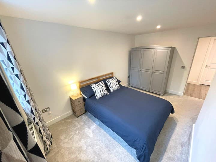 2 bedrooms apartment for sale in Maidenhead, United Kingdom - Image 9