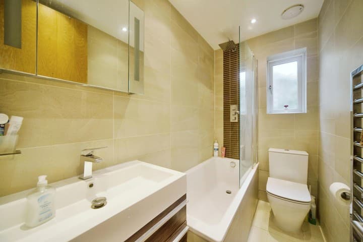 1 bedroom apartment for sale in London, United Kingdom - Image 15