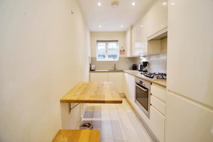 1 bedroom apartment for sale in London, United Kingdom - Image 17