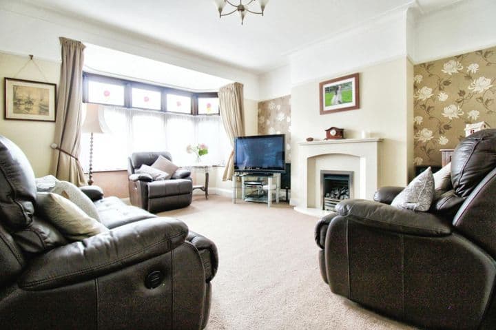 4 bedrooms house for sale in Upminster, United Kingdom - Image 3