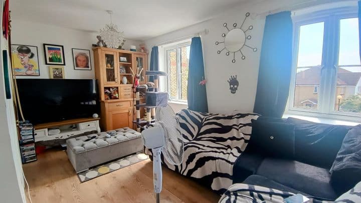 2 bedrooms apartment for sale in Grays, United Kingdom - Image 3