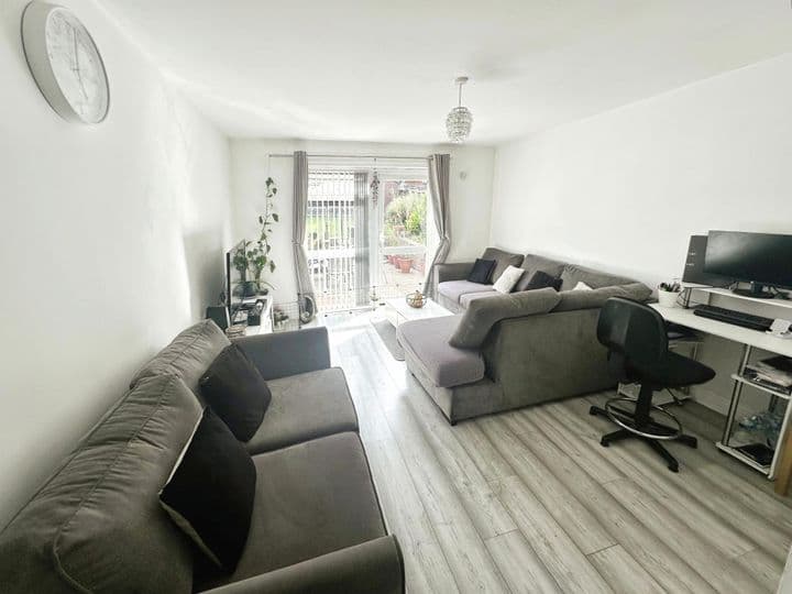 3 bedrooms house for sale in Wolverhampton, United Kingdom - Image 3