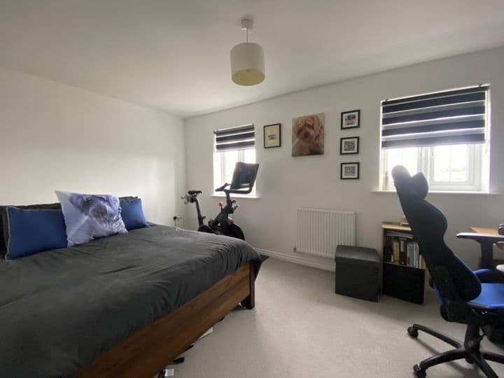 3 bedrooms house for sale in Southend-On-Sea, United Kingdom - Image 12