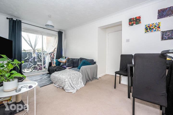 2 bedrooms apartment for sale in Erith, United Kingdom - Image 9