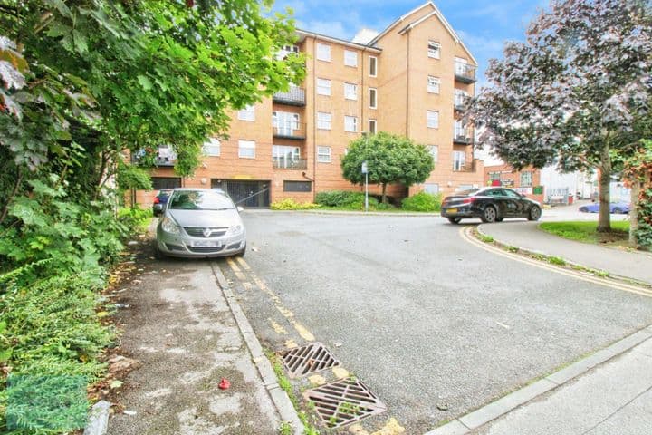 2 bedrooms apartment for sale in Luton, United Kingdom - Image 2