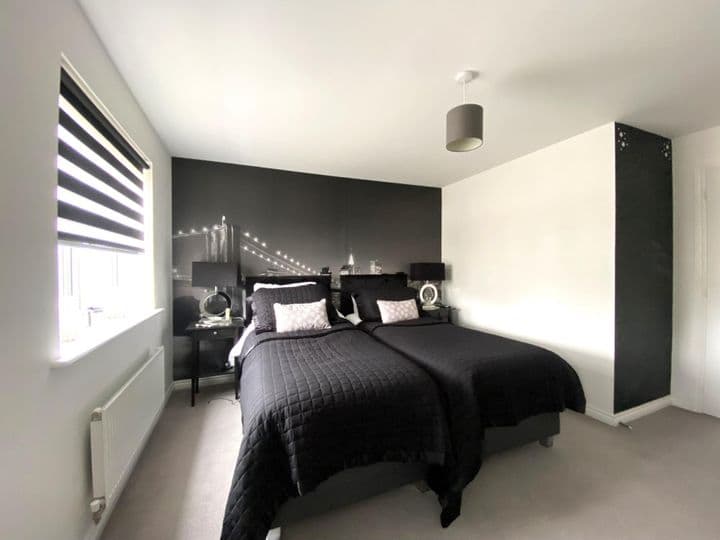 3 bedrooms house for sale in Southend-On-Sea, United Kingdom - Image 11