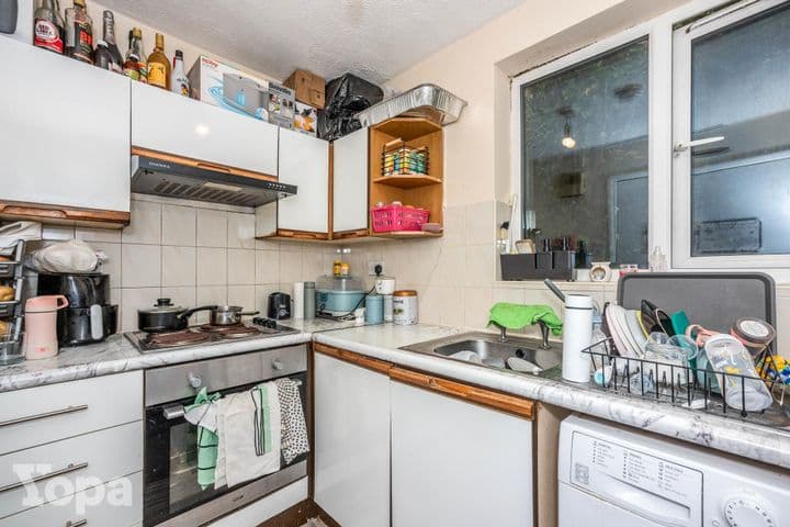 2 bedrooms apartment for sale in Erith, United Kingdom - Image 4