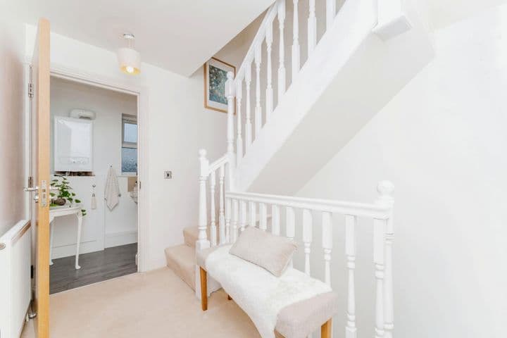 3 bedrooms apartment for sale in Uxbridge, United Kingdom - Image 5