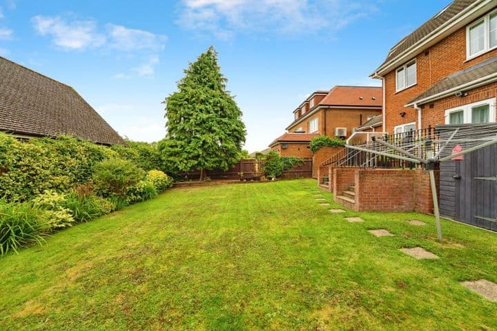 3 bedrooms apartment for sale in Uxbridge, United Kingdom - Image 10