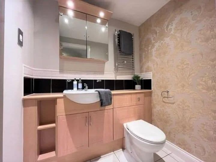 2 bedrooms apartment for sale in Manchester, United Kingdom - Image 8