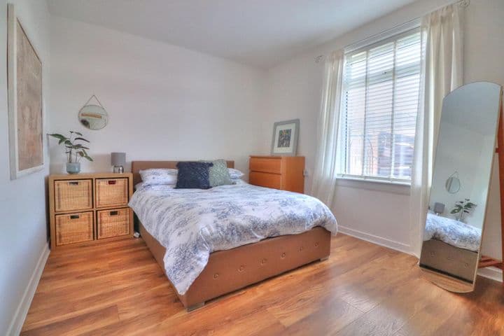 2 bedrooms apartment for sale in Glasgow, United Kingdom - Image 11