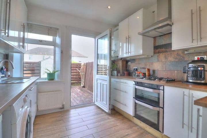 2 bedrooms apartment for sale in Glasgow, United Kingdom - Image 5