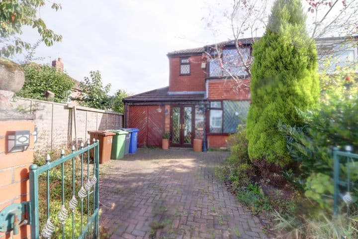 3 bedrooms house for sale in Manchester, United Kingdom - Image 2