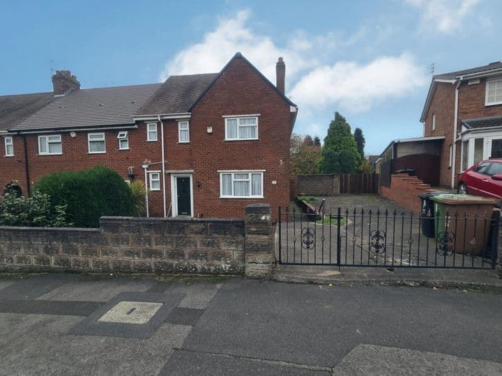 3 bedrooms house for sale in Wednesbury, United Kingdom - Image 2