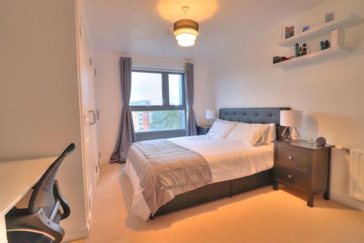 1 bedroom apartment for sale in Glasgow, United Kingdom - Image 10