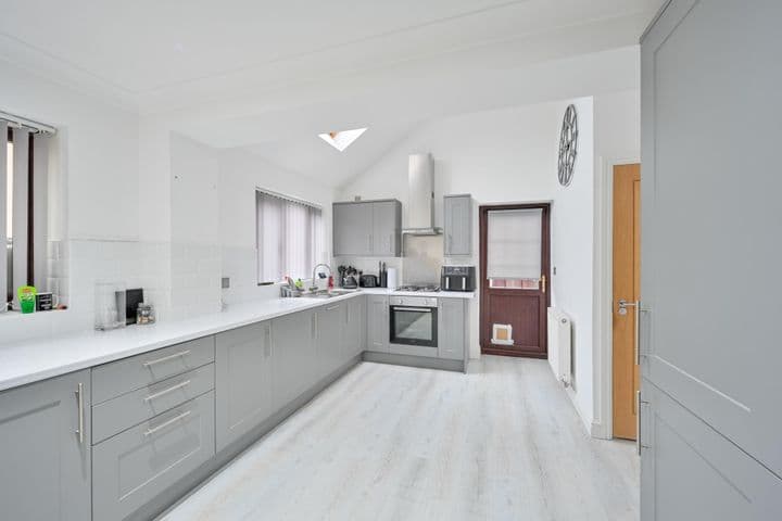 3 bedrooms house for sale in Shifnal, United Kingdom - Image 3