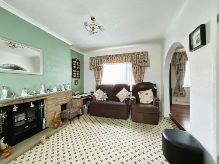 3 bedrooms house for sale in Rotherham, United Kingdom - Image 3