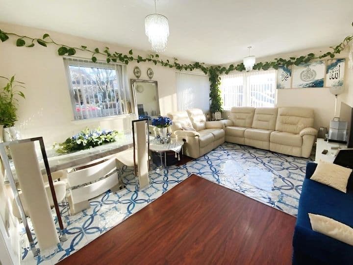 2 bedrooms apartment for sale in Glasgow, United Kingdom - Image 4