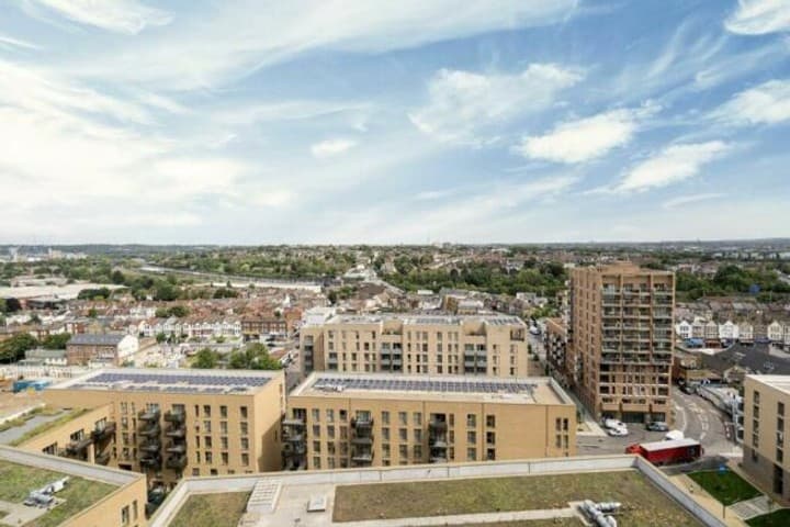 2 bedrooms apartment for sale in London, United Kingdom - Image 8