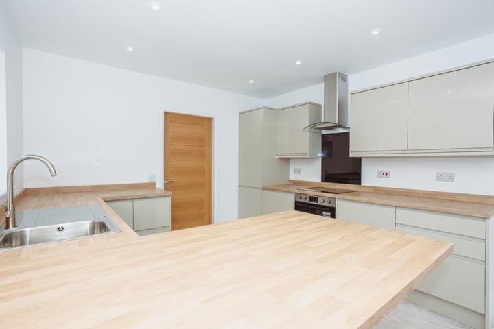 3 bedrooms house for sale in Thornhill, United Kingdom - Image 9