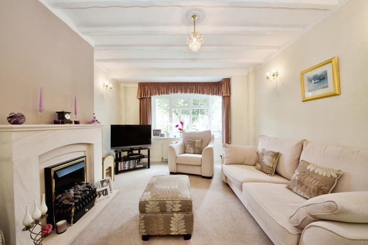 3 bedrooms house for sale in Waltham Cross, United Kingdom - Image 2