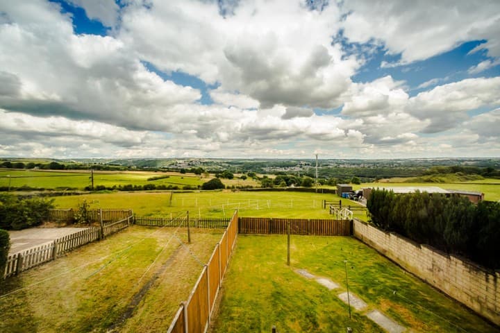 2 bedrooms house for sale in Halifax, United Kingdom - Image 2