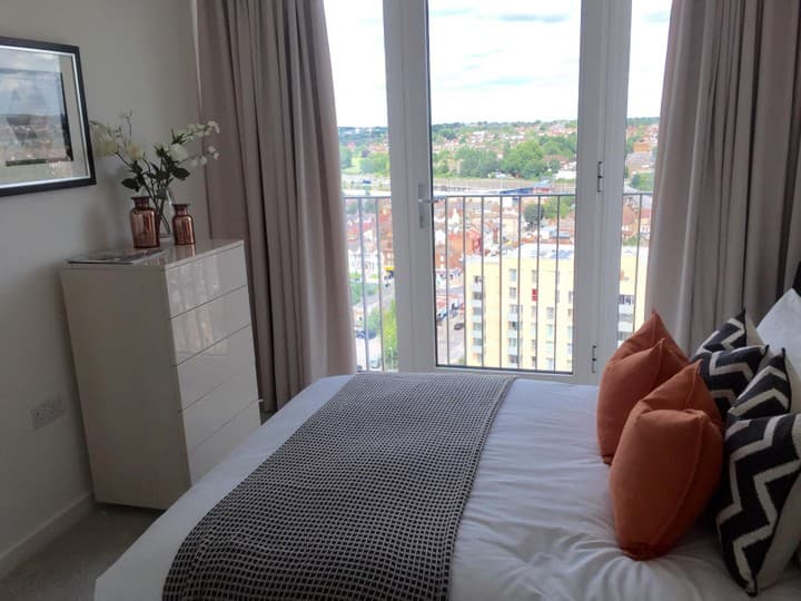 2 bedrooms apartment for sale in London, United Kingdom - Image 9