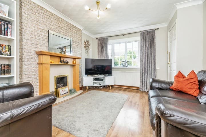 4 bedrooms house for sale in Barnsley, United Kingdom - Image 3