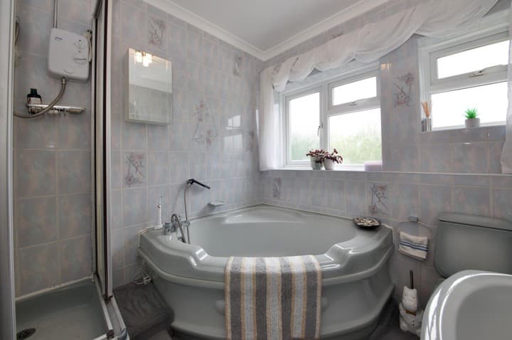 3 bedrooms house for sale in Waltham Cross, United Kingdom - Image 14