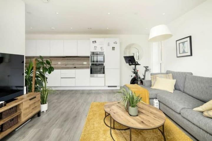 2 bedrooms apartment for sale in London, United Kingdom - Image 7