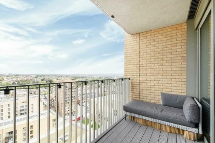 2 bedrooms apartment for sale in London, United Kingdom - Image 3