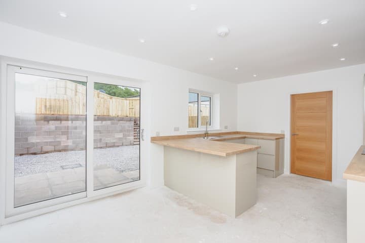 3 bedrooms house for sale in Thornhill, United Kingdom - Image 3