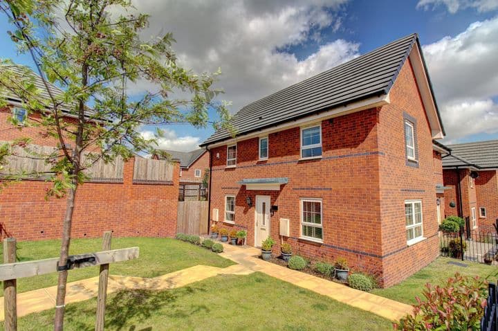 3 bedrooms house for sale in Cannock, United Kingdom - Image 2