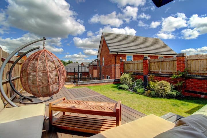 3 bedrooms house for sale in Cannock, United Kingdom - Image 3