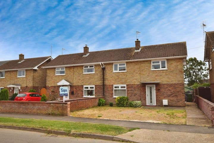 3 bedrooms house for sale in Peterborough, United Kingdom - Image 2