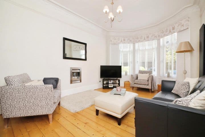 1 bedroom apartment for sale in Glasgow, United Kingdom - Image 5