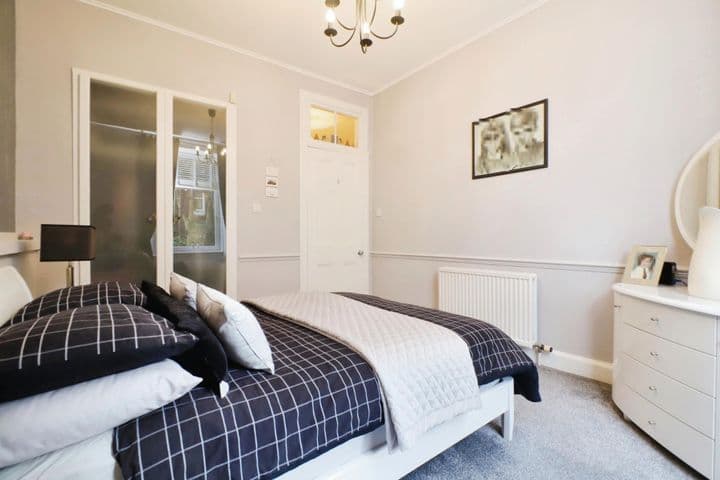 1 bedroom apartment for sale in Glasgow, United Kingdom - Image 12