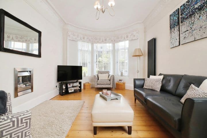 1 bedroom apartment for sale in Glasgow, United Kingdom - Image 4