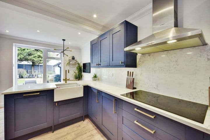 3 bedrooms house for sale in Rochester, United Kingdom - Image 9