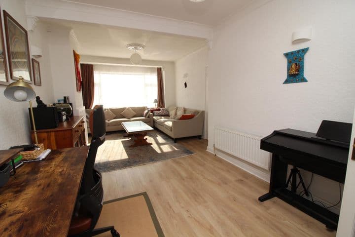 3 bedrooms house for sale in Dagenham, United Kingdom - Image 3