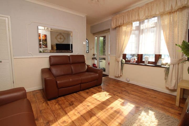 5 bedrooms house for sale in Dagenham, United Kingdom - Image 7