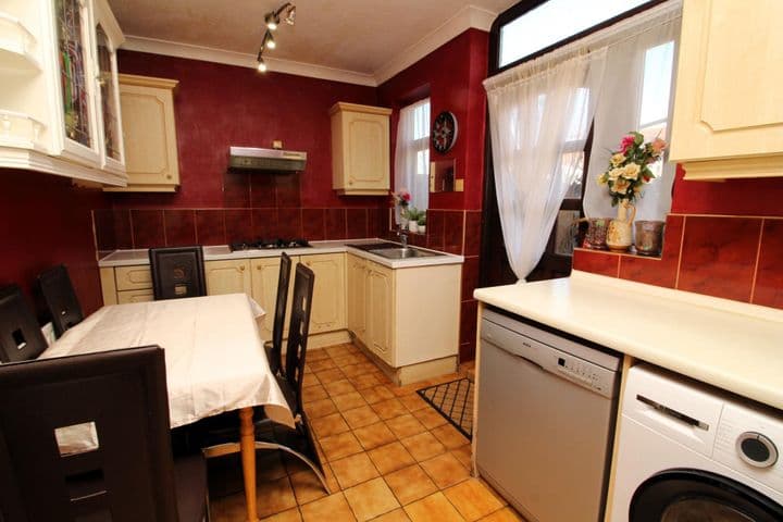 5 bedrooms house for sale in Dagenham, United Kingdom - Image 4