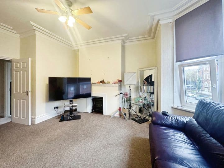 1 bedroom apartment for sale in Portsmouth, United Kingdom - Image 7