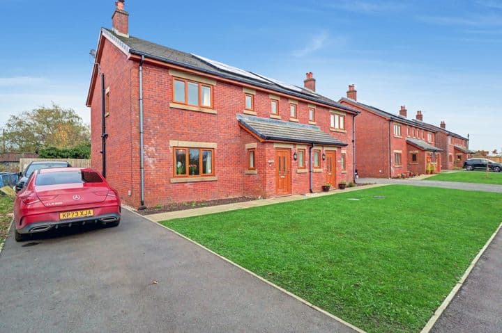 3 bedrooms house for sale in Preston, United Kingdom - Image 2